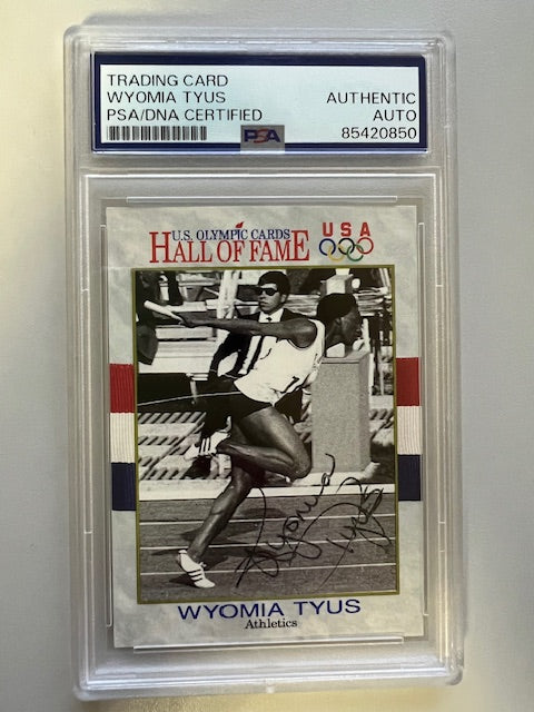 Wyomia Tyus PSA/DNA Certified Authentic Auto Trading Card
