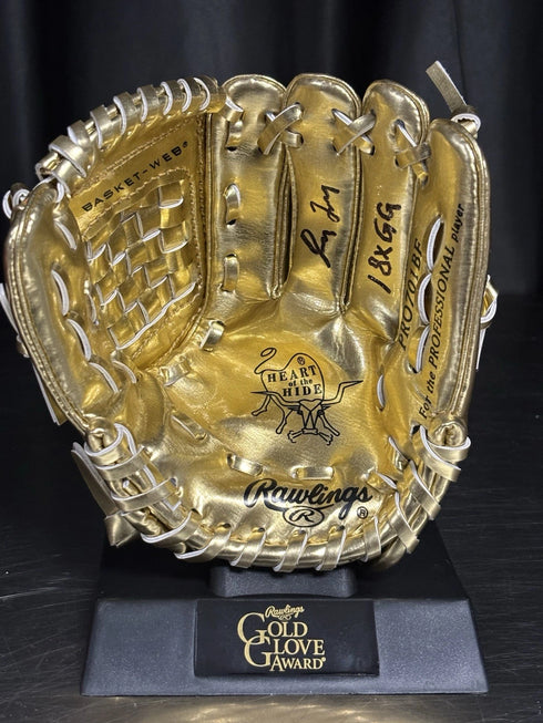 Atlanta Braves Greg Maddux Signed Rawlings Mini Gold Glove Award Beckett