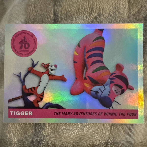 Topps Disneyland 70th Tigger Winnie the Pooh T55-18 Hologram Trading Card