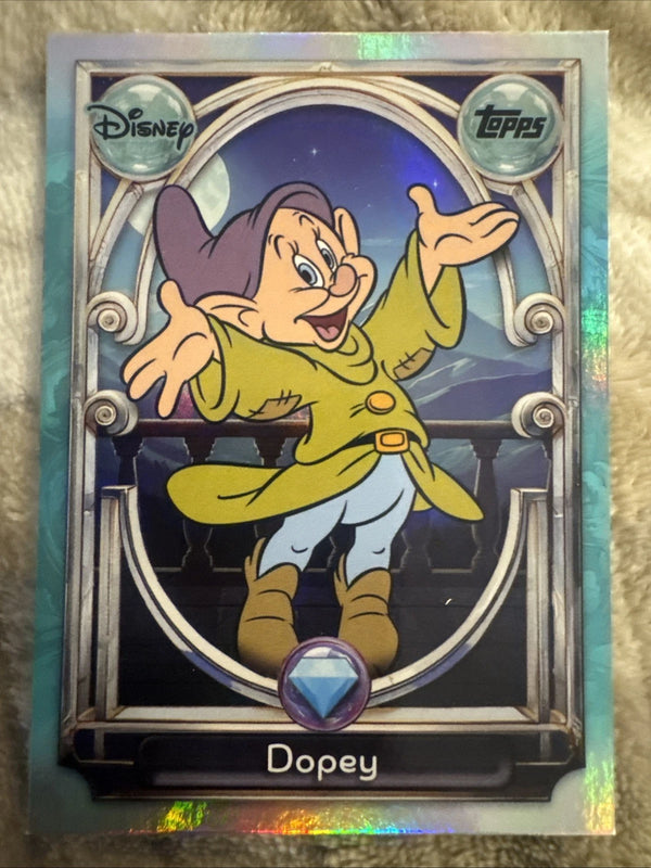 2025 Topps Disney Refractor Dopey #107 Snow White