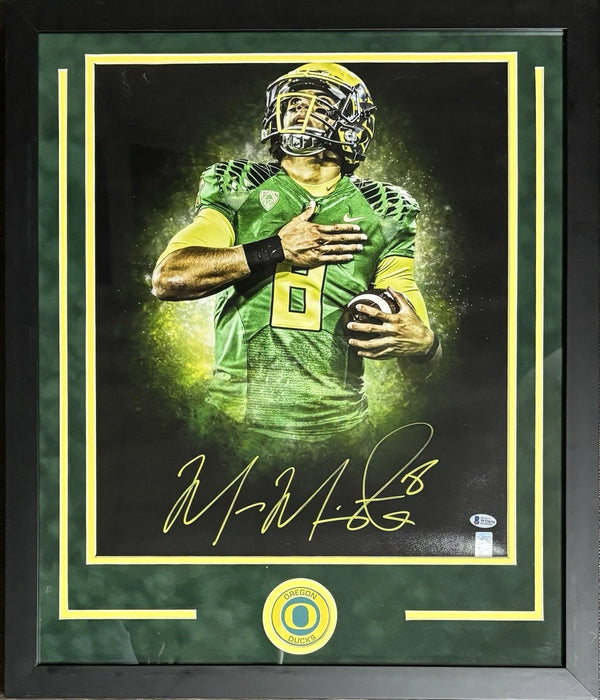 Oregon Ducks Marcus Mariota Signed Framed 16x20 Photo Beckett