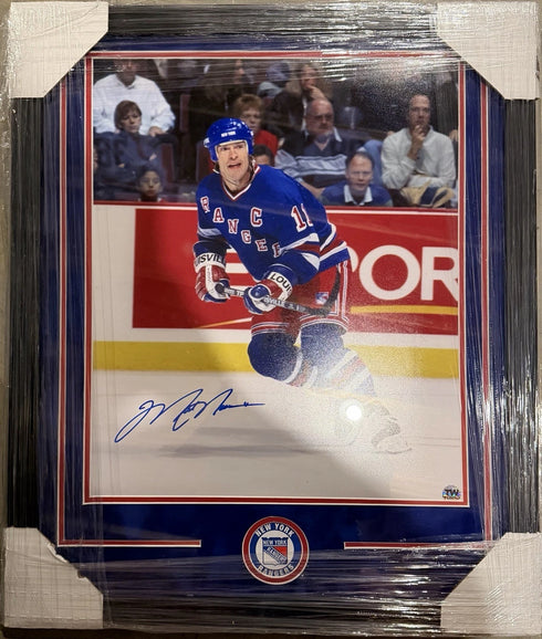 New York Rangers Mark Messier Signed Framed 16x20 With COA