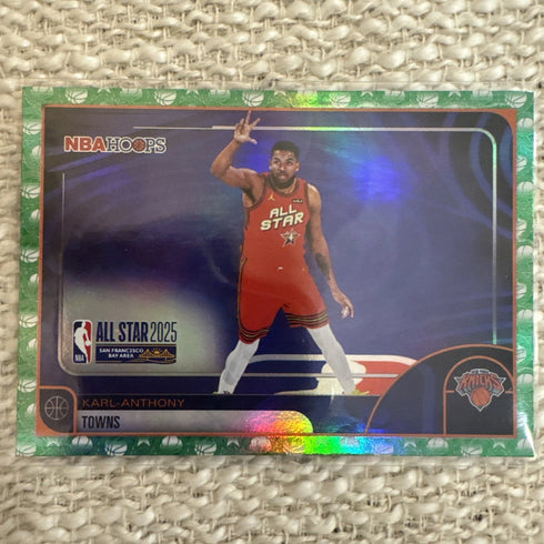 2025-26 NBA Hoops Basketball GREEN HOLO Foil Karl-Anthony Towns NY KNICKS #292
