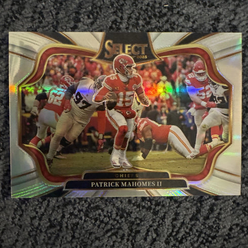 2025 Panini Select - Field Level Patrick Mahomes II #407 Silver Prizm