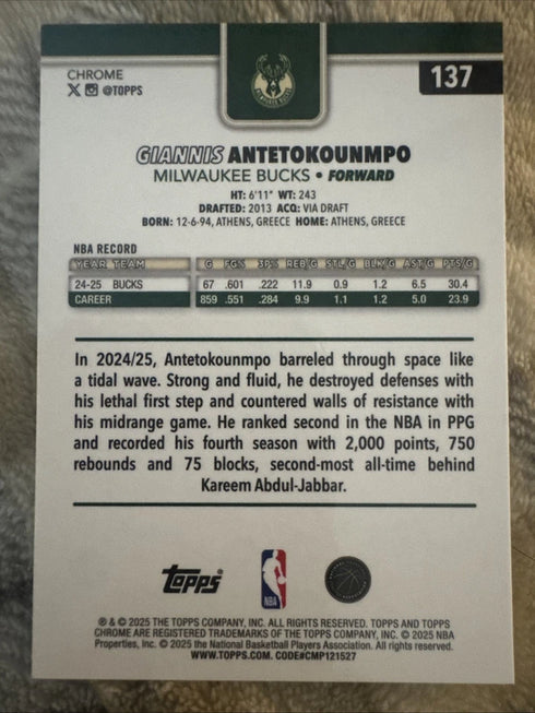 Topps 2025-26 Chrome Giannis Antetokounmpo X-Fractor #137 Milwaukee Bucks