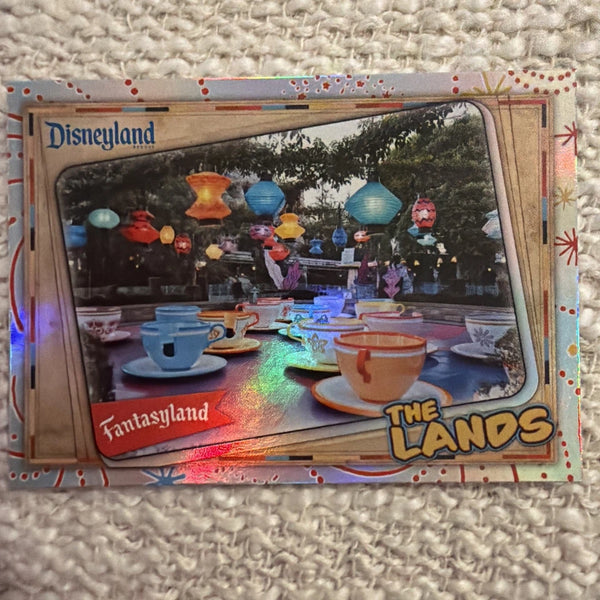 2025 Topps Disneyland 70th Refractor The Lands LNDS-5 Fantasyland
